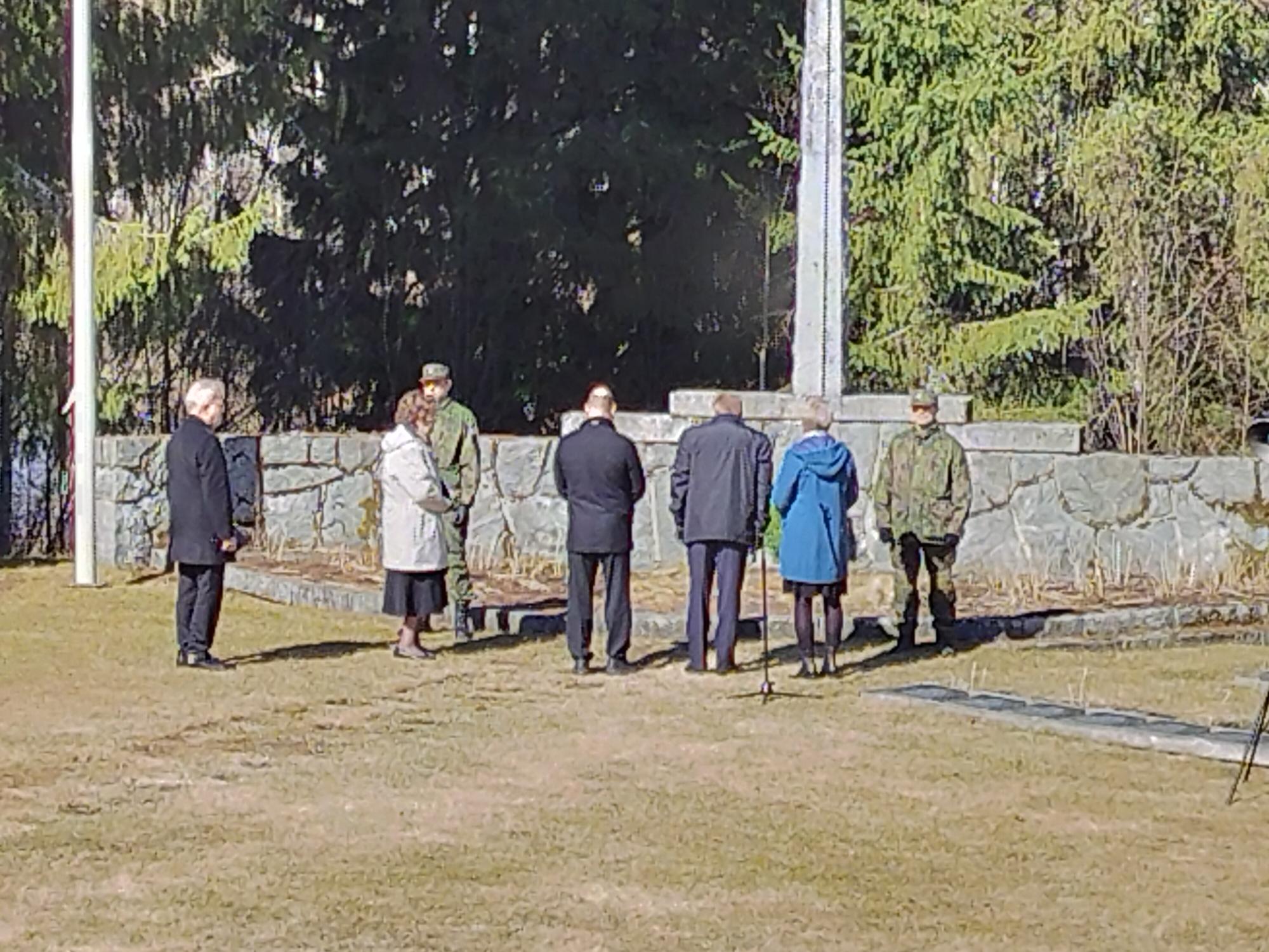 Veteraanipäivän seppeleenlasku