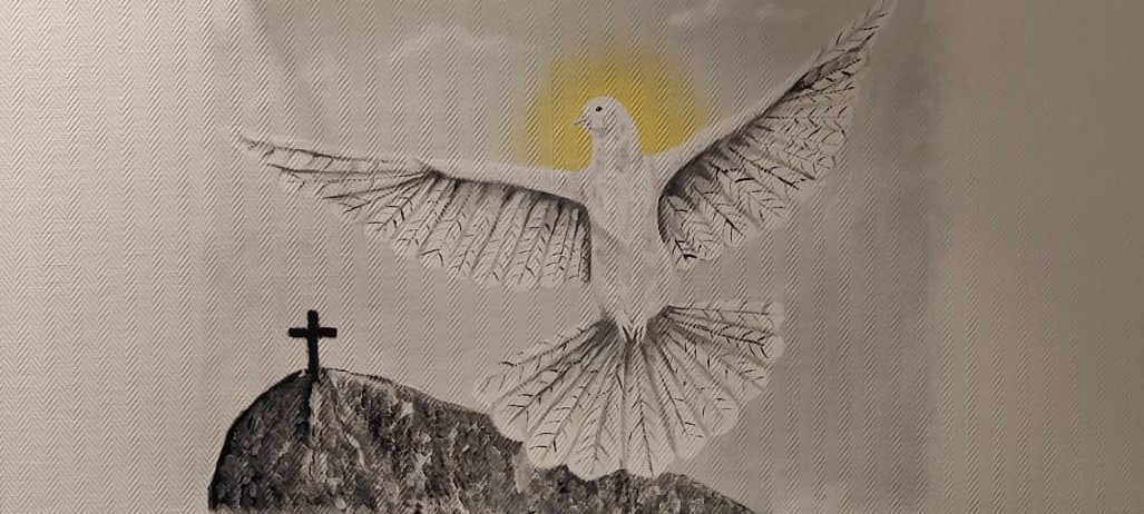 kuva seukkarin alttaritaulusta, rauhankyyhky